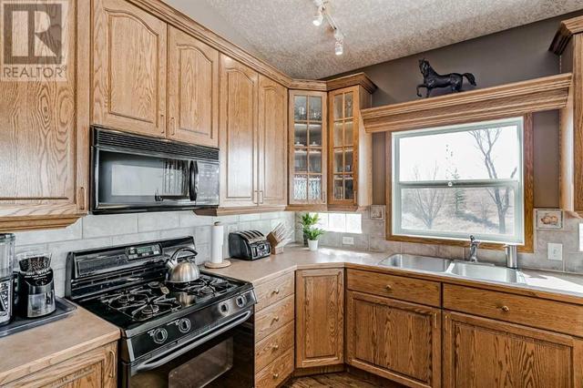 418001 Highway 783, House detached with 3 bedrooms, 2 bathrooms and null parking in Foothills County AB | Image 24