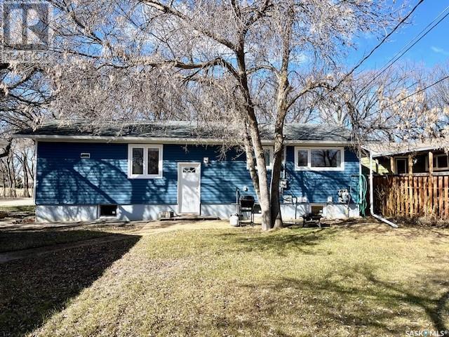 444 2nd Street E, House detached with 5 bedrooms, 3 bathrooms and null parking in Shaunavon SK | Image 24