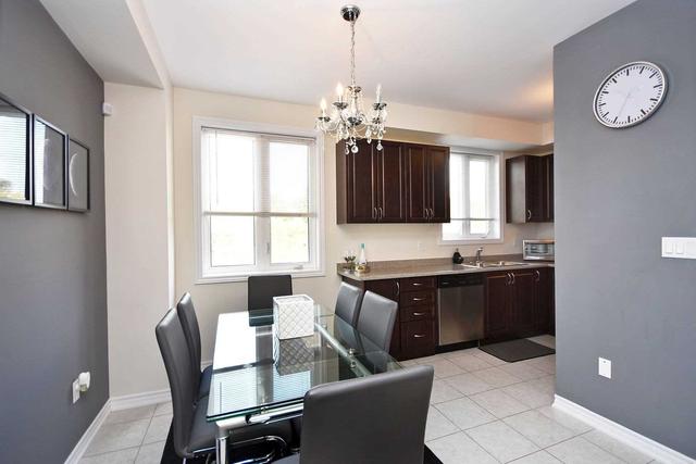 16 Kayak Hts, House attached with 3 bedrooms, 2 bathrooms and 2 parking in Brampton ON | Image 14