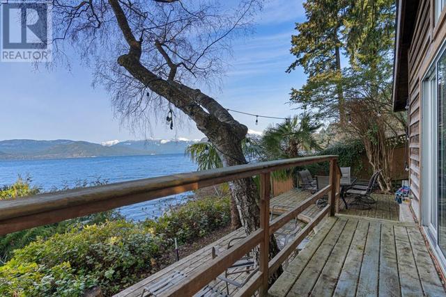 47 Brunswick Beach Road, House detached with 2 bedrooms, 2 bathrooms and 4 parking in Lions Bay BC | Image 3