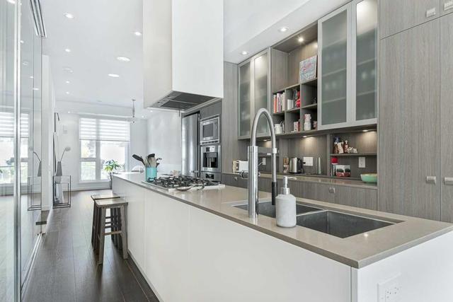 494 Shaw St, House attached with 3 bedrooms, 4 bathrooms and 1 parking in Toronto ON | Image 8