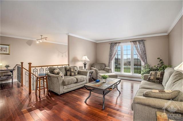 11961 Cloverdale Road, House detached with 4 bedrooms, 3 bathrooms and 12 parking in North Dundas ON | Image 6