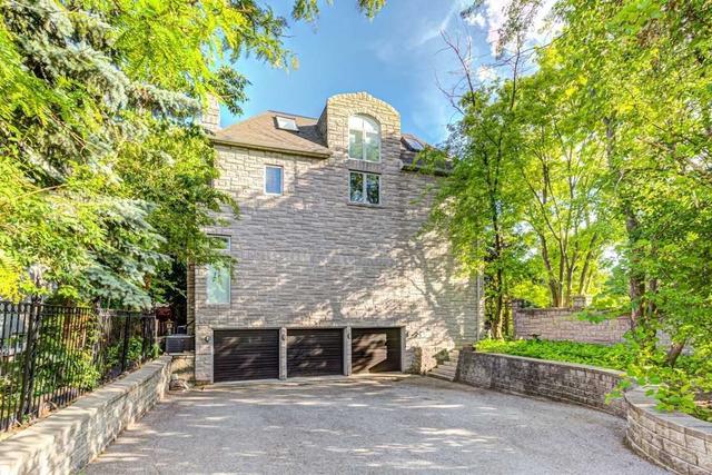 1 Gardenia Crt, House detached with 6 bedrooms, 10 bathrooms and 9 parking in Toronto ON | Image 13
