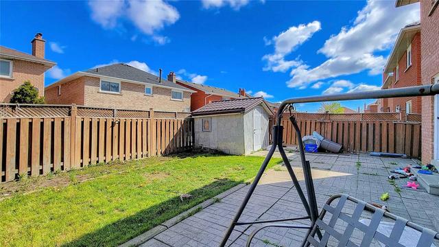 64 Cinrickbar Dr, House detached with 3 bedrooms, 4 bathrooms and 6 parking in Toronto ON | Image 32
