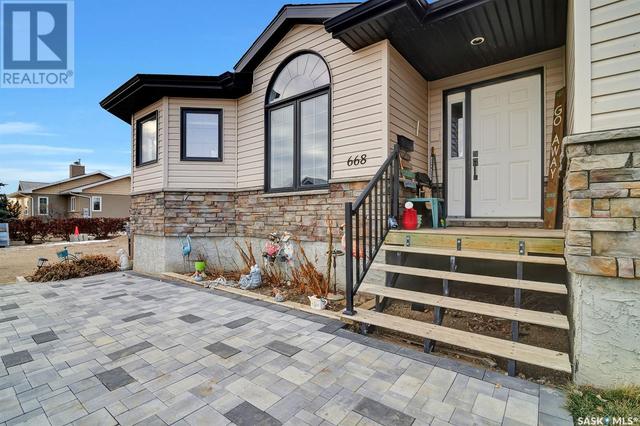 668 Riche Street, House detached with 5 bedrooms, 2 bathrooms and null parking in Bethune SK | Image 5
