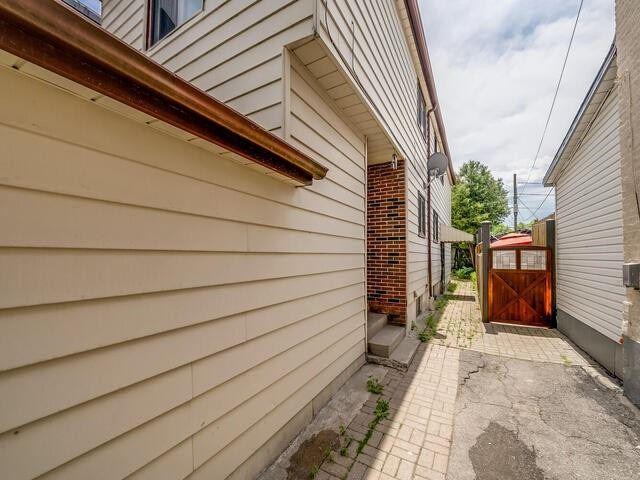 11 Lucy Ave, House detached with 3 bedrooms, 1 bathrooms and 3 parking in Toronto ON | Image 12
