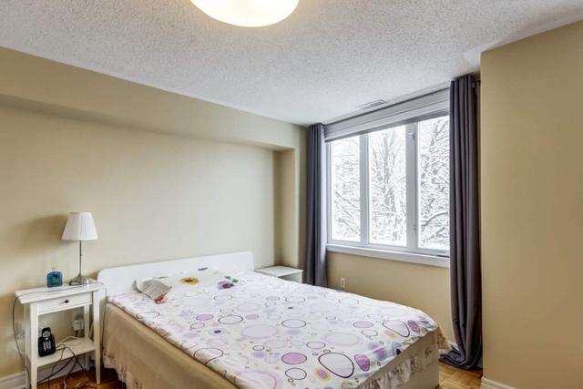 66a Finch Ave W, Townhouse with 3 bedrooms, 4 bathrooms and 2 parking in Toronto ON | Image 20