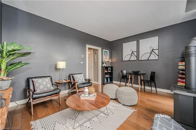 3 - 196 Arthur Street N, House attached with 2 bedrooms, 1 bathrooms and 1 parking in Guelph ON | Image 9
