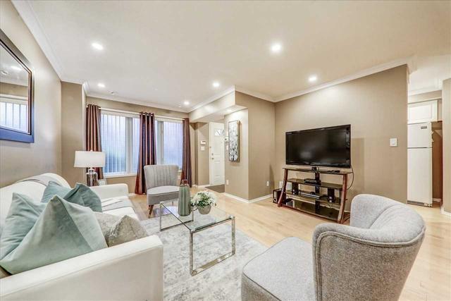 1712 - 19 Rosebank Dr, Townhouse with 3 bedrooms, 3 bathrooms and 2 parking in Toronto ON | Image 2