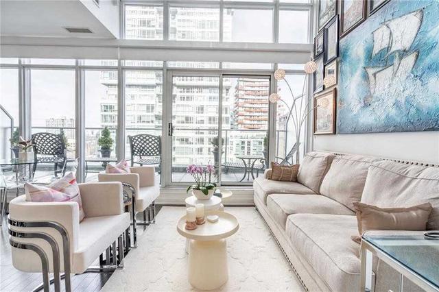 uph14 - 21 Nelson St, Condo with 1 bedrooms, 2 bathrooms and 2 parking in Toronto ON | Image 3