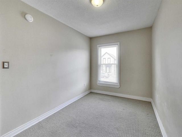 146 Picton St E, House detached with 2 bedrooms, 1 bathrooms and 0 parking in Hamilton ON | Image 3