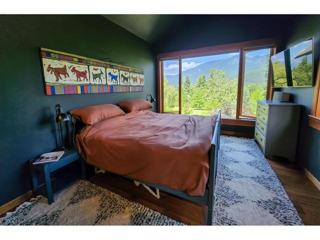 6890 Harrop Procter Road, House detached with 3 bedrooms, 3 bathrooms and 8 parking in Central Kootenay E BC | Image 20