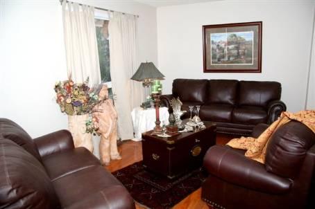 1012 Sawgrass Cres, House detached with 3 bedrooms, 4 bathrooms and 2 parking in Mississauga ON | Image 2