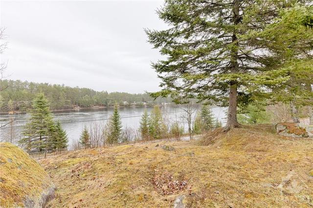 6097 Matawatchan Road, House detached with 3 bedrooms, 1 bathrooms and 10 parking in Greater Madawaska ON | Image 10