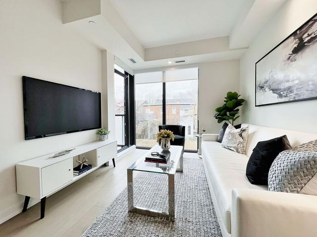 407 - 840 St. Clair Ave W, Condo with 2 bedrooms, 2 bathrooms and 1 parking in Toronto ON | Image 7