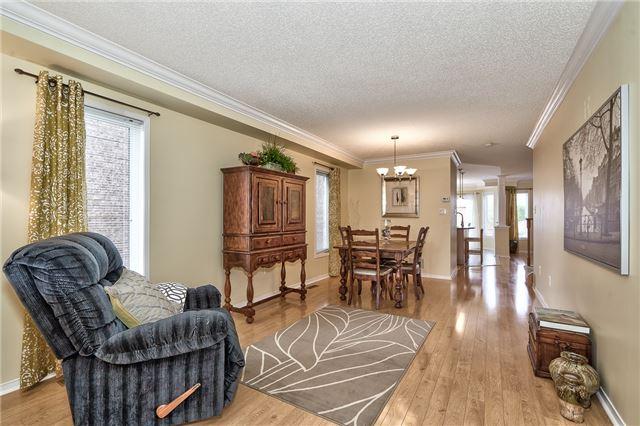 5881 Blue Spruce Ave, House detached with 4 bedrooms, 3 bathrooms and 1 parking in Burlington ON | Image 5