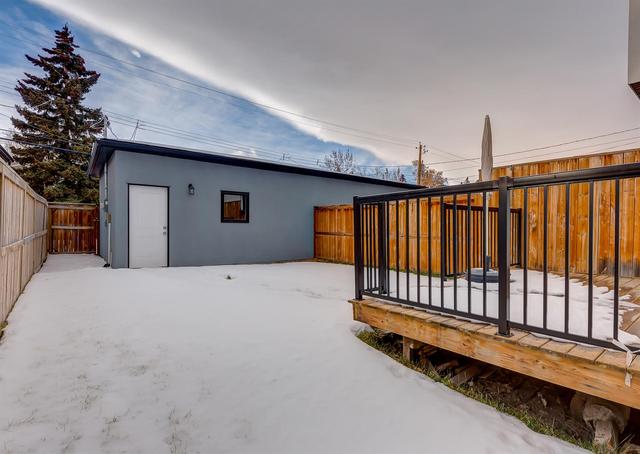 3319 1 Street Nw, Home with 4 bedrooms, 3 bathrooms and 2 parking in Calgary AB | Image 37
