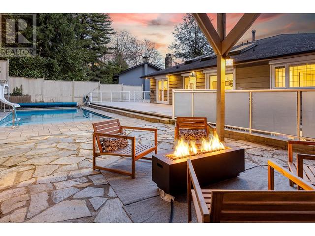 1262 Bracknell Place, House detached with 6 bedrooms, 4 bathrooms and 4 parking in North Vancouver BC | Image 31