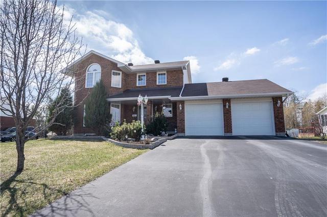 6232 Karen Drive, House detached with 3 bedrooms, 3 bathrooms and 6 parking in South Glengarry ON | Image 1