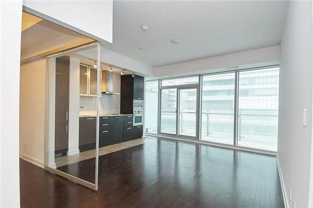 1001 - 14 York St, Condo with 3 bedrooms, 2 bathrooms and 1 parking in Toronto ON | Image 8
