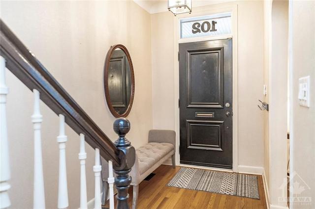102 Stanley Avenue, Townhouse with 2 bedrooms, 2 bathrooms and 2 parking in Ottawa ON | Image 2