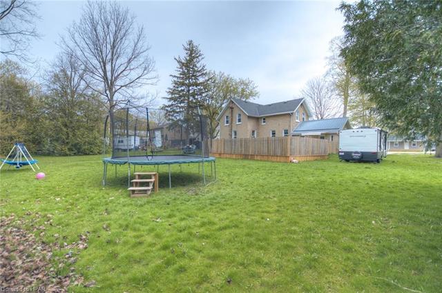 142 Maple St Street, House detached with 4 bedrooms, 1 bathrooms and null parking in Central Huron ON | Image 21