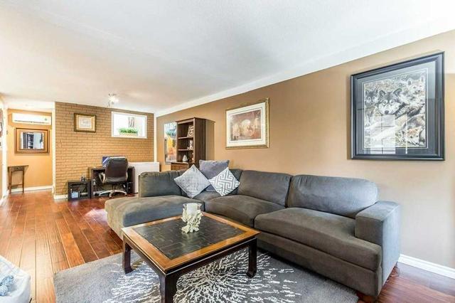 218 - 1055 Dundas E St, Townhouse with 3 bedrooms, 1 bathrooms and 1 parking in Mississauga ON | Image 2
