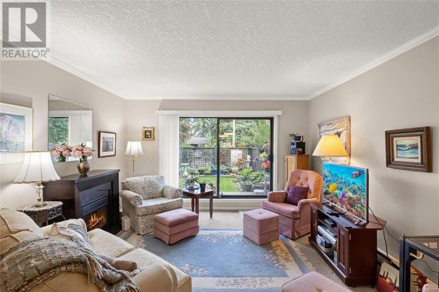 110 - 130 Sunningdale Rd E, Condo with 2 bedrooms, 1 bathrooms and 1 parking in Qualicum Beach BC | Image 2