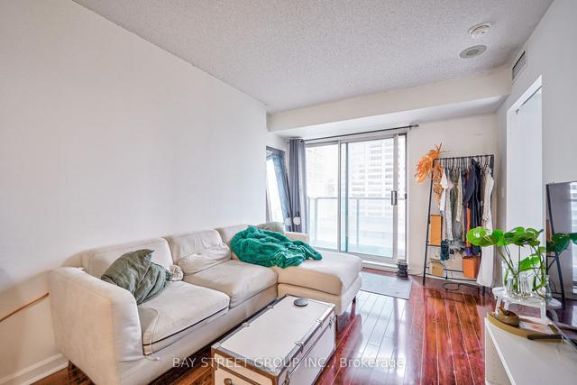 2016 - 8 Park Rd, Condo with 1 bedrooms, 1 bathrooms and 0 parking in Toronto ON | Image 7