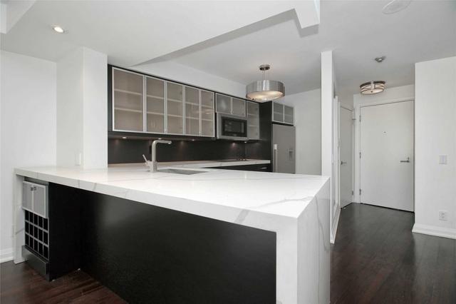 307 - 3 Mcalpine St, Condo with 1 bedrooms, 2 bathrooms and 1 parking in Toronto ON | Image 11