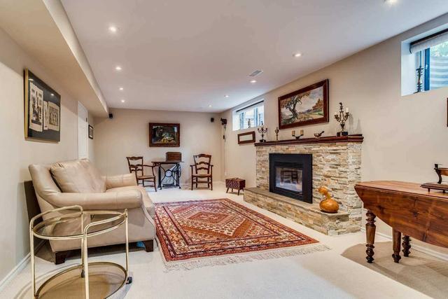 93 Lord Seaton Rd, House detached with 4 bedrooms, 4 bathrooms and 6 parking in Toronto ON | Image 22