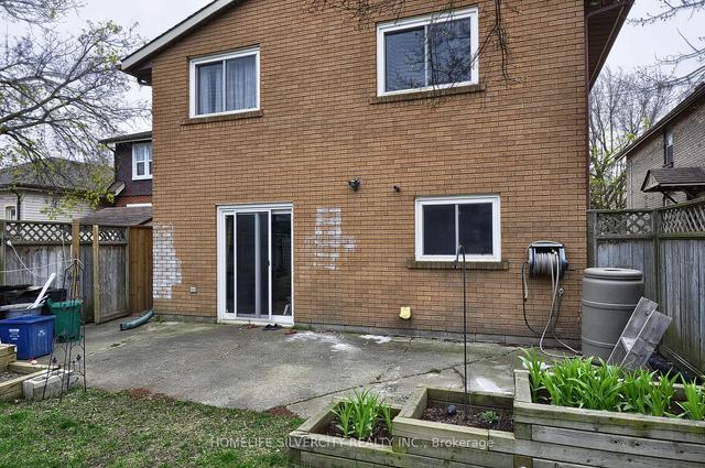 152 Elgin St, House detached with 4 bedrooms, 2 bathrooms and 3 parking in Brantford ON | Image 18