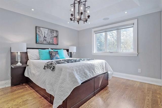 665 Millwood Rd, House semidetached with 3 bedrooms, 4 bathrooms and 2 parking in Toronto ON | Image 13