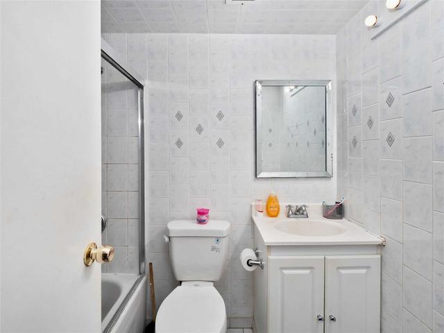 811 - 301 Prudential Dr, Condo with 3 bedrooms, 2 bathrooms and 1 parking in Toronto ON | Image 9