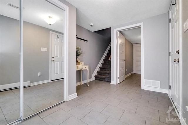 103 Helenium Lane, Townhouse with 2 bedrooms, 3 bathrooms and 3 parking in Ottawa ON | Image 3