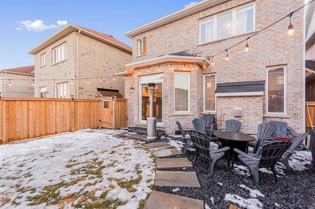31 Mcdonald Cres, House detached with 3 bedrooms, 3 bathrooms and 3 parking in Clarington ON | Image 27