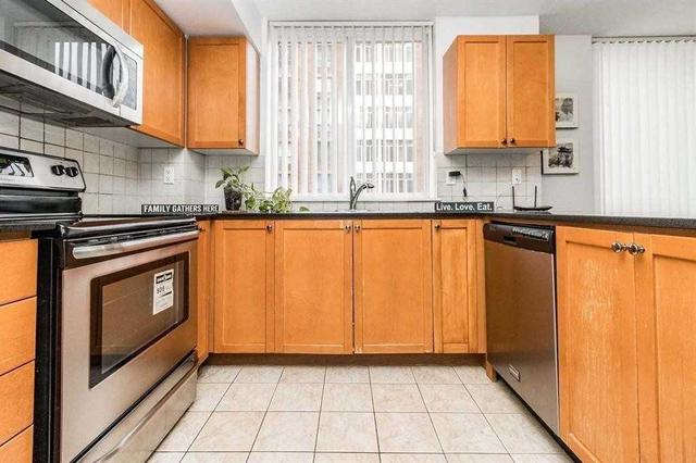 214 - 1369 Bloor St W, Condo with 2 bedrooms, 2 bathrooms and 1 parking in Toronto ON | Image 5
