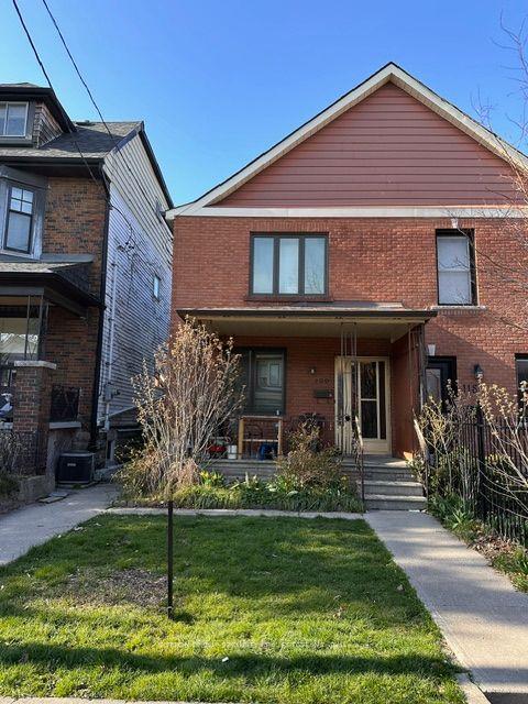 120 Yarmouth Rd, House semidetached with 3 bedrooms, 2 bathrooms and 2 parking in Toronto ON | Card Image