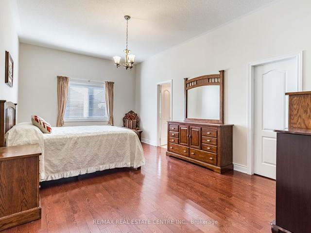 15 Concorde Dr, House detached with 3 bedrooms, 2 bathrooms and 4 parking in Brampton ON | Image 10