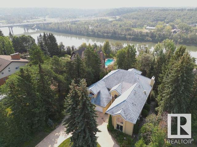 175 Quesnell Cr Nw, House detached with 5 bedrooms, 4 bathrooms and null parking in Edmonton AB | Image 3