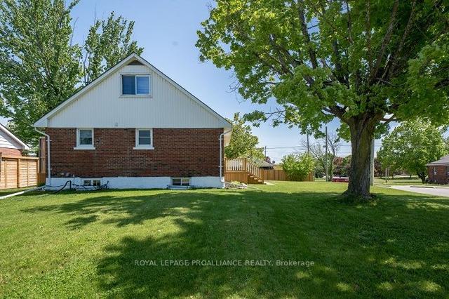 19 Coleman Dr, House detached with 3 bedrooms, 2 bathrooms and 4 parking in Quinte West ON | Image 35