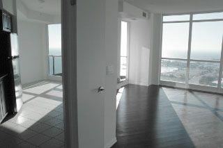 3505 - 215 Fort York Blvd, Condo with 2 bedrooms, 2 bathrooms and 1 parking in Toronto ON | Image 3