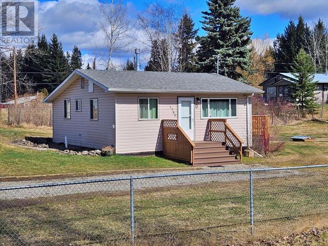 1786 Hemlock Avenue, House detached with 2 bedrooms, 1 bathrooms and null parking in Cariboo A BC | Image 2