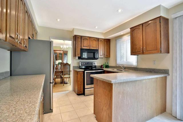 1490 Golden Meadow Tr, House detached with 4 bedrooms, 4 bathrooms and 2 parking in Oakville ON | Image 5
