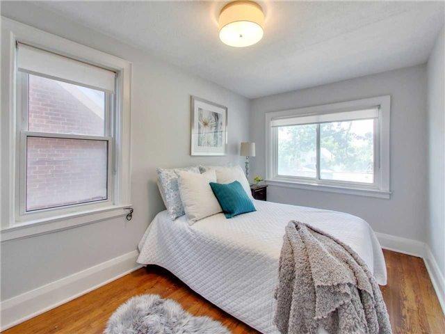 855 Windermere Ave, House semidetached with 3 bedrooms, 2 bathrooms and 1 parking in Toronto ON | Image 11