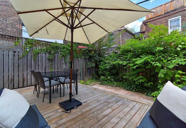 107 Gore Vale Ave, House semidetached with 4 bedrooms, 3 bathrooms and 0 parking in Toronto ON | Image 25