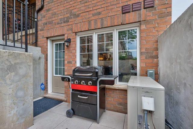 4401 - 2420 Baronwood Dr, Townhouse with 3 bedrooms, 3 bathrooms and 2 parking in Oakville ON | Image 3