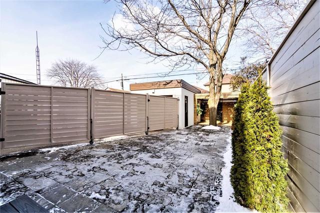 310 Melrose St, House detached with 3 bedrooms, 3 bathrooms and 3 parking in Toronto ON | Image 31