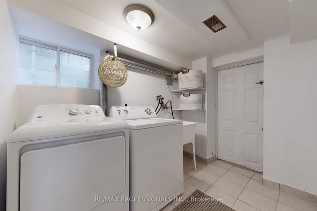 218 Boon Ave, House detached with 2 bedrooms, 1 bathrooms and 2 parking in Toronto ON | Image 11