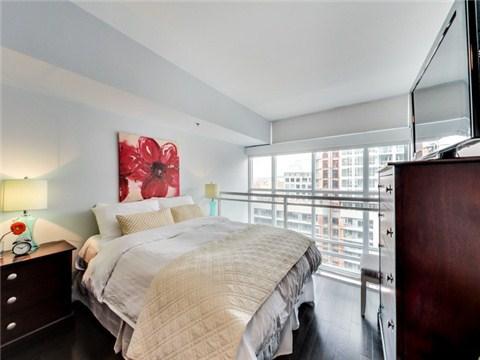 lph15 - 21 Nelson St, Condo with 1 bedrooms, 2 bathrooms and 2 parking in Toronto ON | Image 6